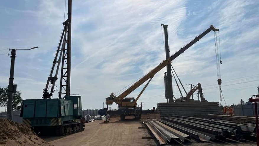 Главная картинка новости: Темпы строительства тоннеля под Транссибом в Кирове растут