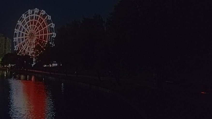 Главная картинка новости: Кировские власти рассказали, когда включат освещение в парке у цирка