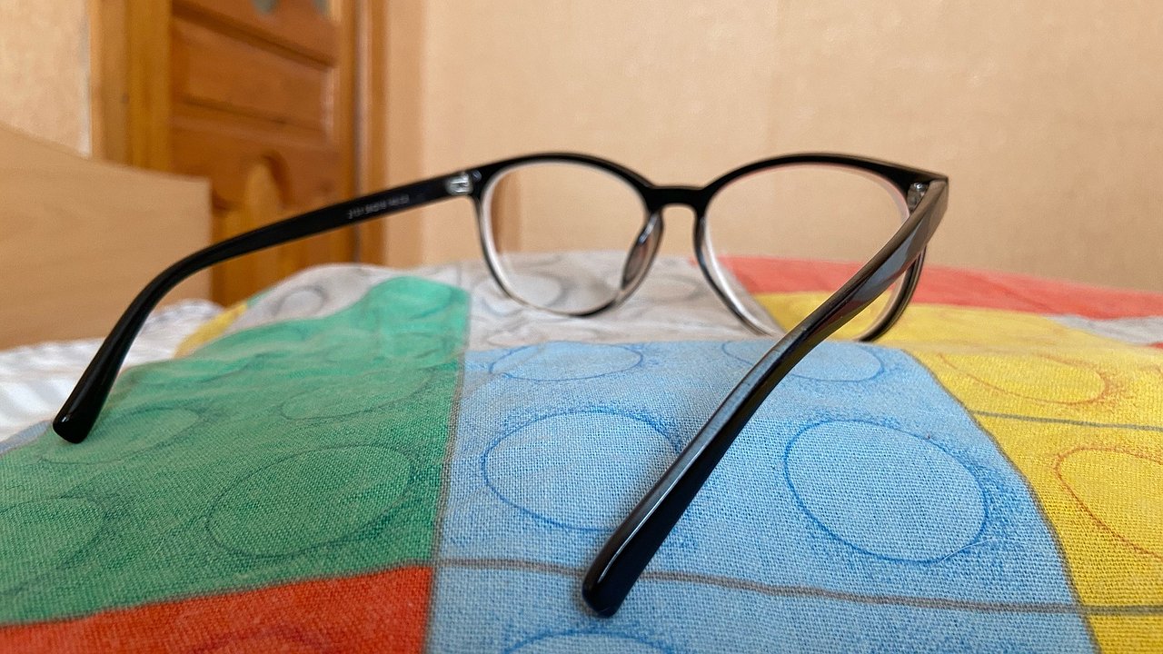 Главная картинка новости: Теперь даже старые затертые и мутные очки будут как новые. Просто возьмите мыло. Не зря китайцы всегда так делают