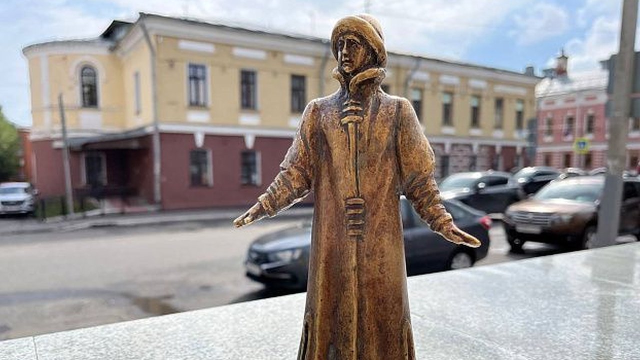 Главная картинка новости: В историческом центре Кирова появились герои картин Виктора Васнецова