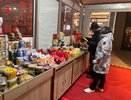 Зашла в русский магазин в Пекине. Какие наши продукты любят в Китае и сколько они стоят