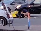 В Кирове курьер на электросамокате попал под колеса Toyota