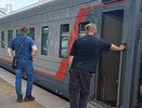 Сели в купе посреди маршрута – на нашем белье уже лежали соседи сверху. Они же съели нашу еду