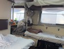 Почему опытные путешественники выбирают именно эту полку в поезде: еду как королева
