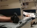 "Наверху вашему ребенку будет удобнее, чем мне снизу": история одного поединка за нижнюю полку в плацкарте