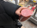 Подруга-продавец рассказала, зачем люди берут в «Светофоре» по 10-20 палок колбасы и по 20 кг сосисок