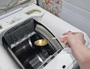 Всегда кладу ложку в барабан стиралки — теперь стирка чище, а полотенца как новые