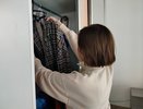 Кладу в шкаф 1 таблетку и вещи благоухают свежестью — как раз и навсегда избавиться от затхлого запаха одежды
