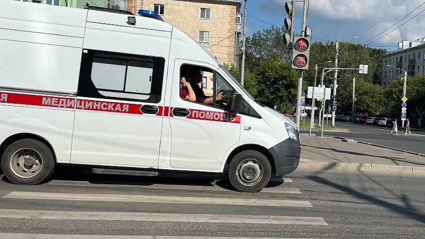 Главная картинка новости: Следователи в Кирове проводят проверку из-за травмирования ребенка на детской площадке