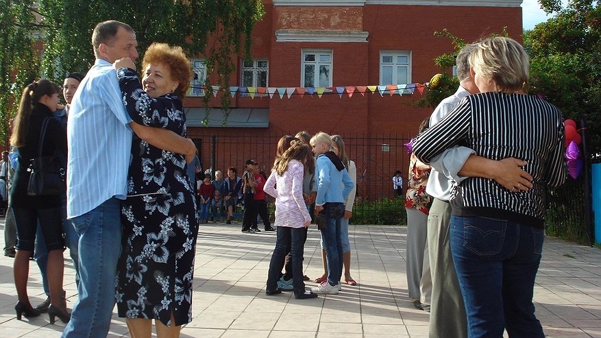 Главная картинка новости: В Кирове завершается сезон танцевальных вечеров под открытым небом