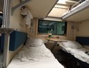 Парень не захотел уступить нижнюю полку: весь вагон осудил его. Но один жест изменил всё