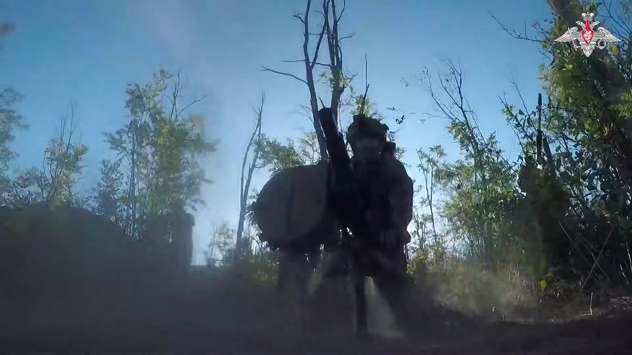 Главная картинка новости: Широким фронтом: как новое наступление ВС РФ на краснолиманском направлении набирает обороты