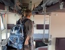 В плацкарте пенсионеры спорили за места, а начальник поезда решил не вмешиваться