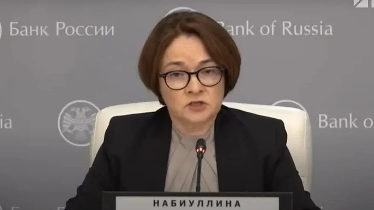 Главная картинка новости: Глава Центробанка Эльвира Набиуллина заявила, что при принятии решений о ключевой ставке регулятор будет действовать осторожно