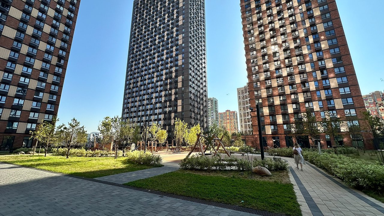 Главная картинка новости: Брошенные квартиры в Москве: почему москвичи оставляют квартиры с мебелью и бытовой техникой