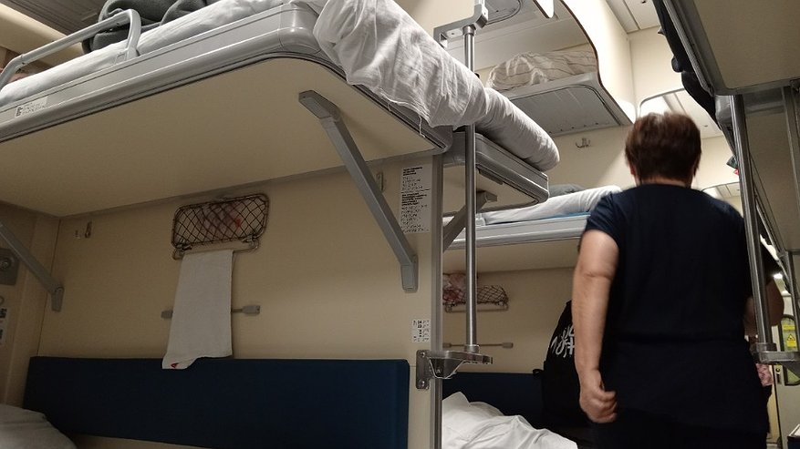 Главная картинка новости: «Поезд — общественный. Могу сидеть где угодно»: пассажирка разошлась не на шутку и отказывалась уходить с чужого места. Вот как поступить по закону