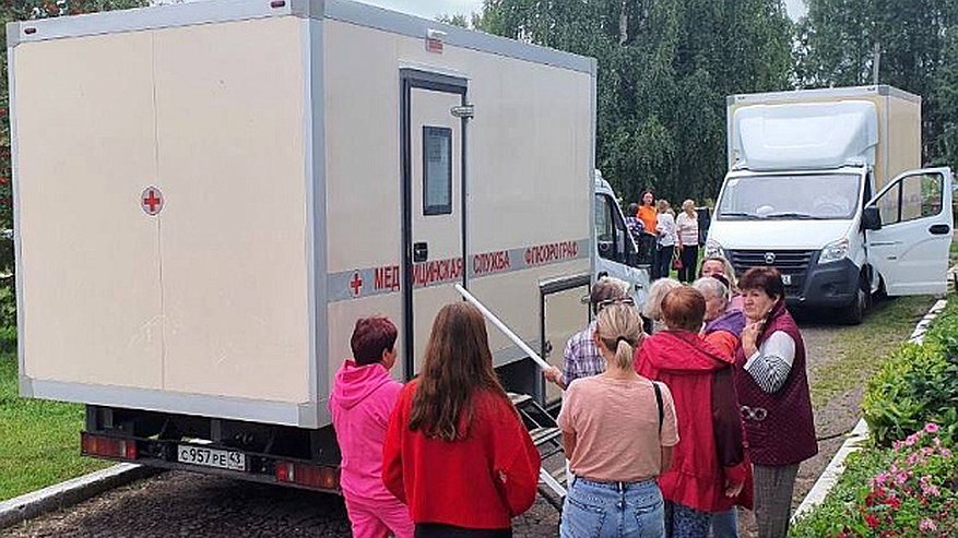 Главная картинка новости: В Кировской области передвижные комплексы обслужили 14 тысяч человек с начала 2025 года