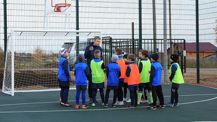 Главная картинка новости: В Белой Холунице после обновления открылось "Отличное место" для молодежи