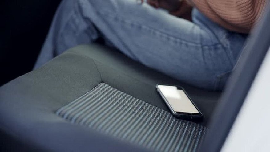 Главная картинка новости: Жительницу Котельнича оштрафовали на 15 тысяч рублей за кражу телефона из такси