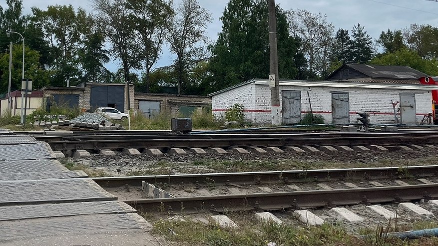 Главная картинка новости: В Кирове налаживают движение через железную дорогу у строящегося тоннеля