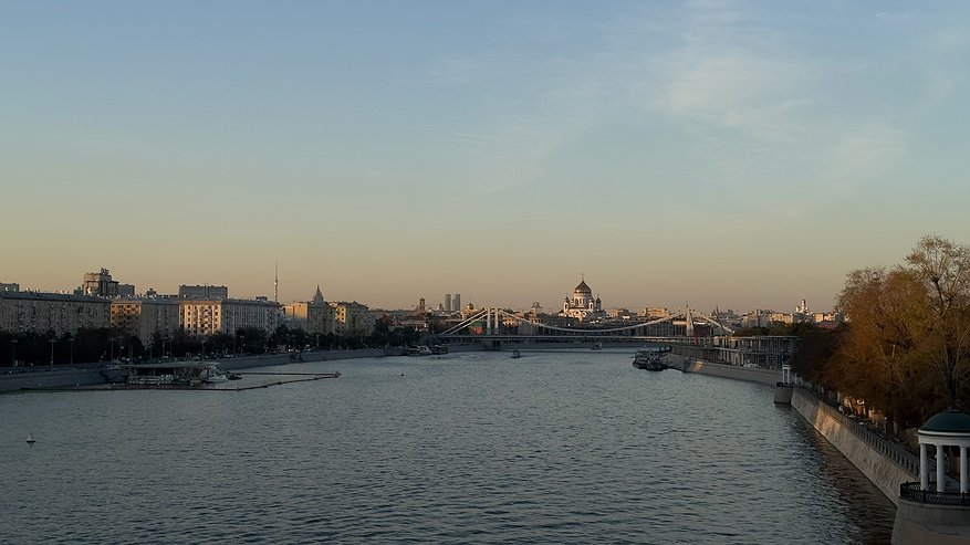 Главная картинка новости: Аномальная осень возвращается: москвичам предсказывают необычную погоду в ноябре