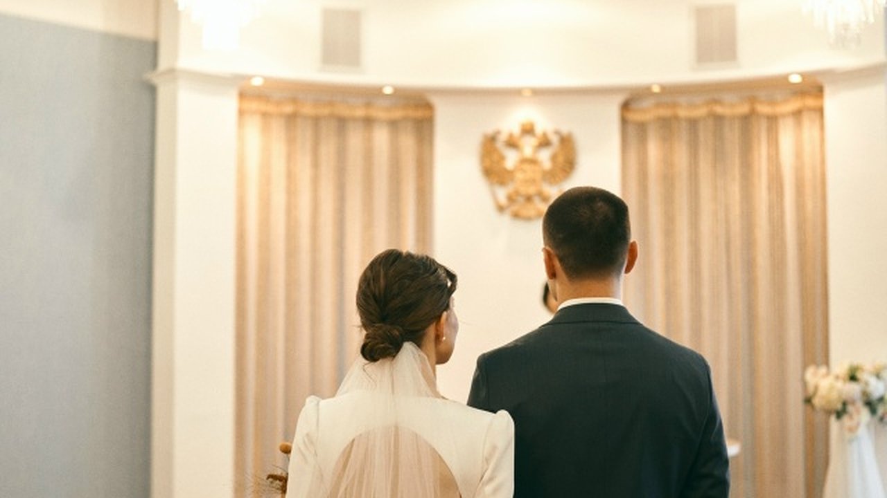 Главная картинка новости: Их семейному счастью можно только позавидовать: женщины с этими именами выходят замуж раз и навсегда