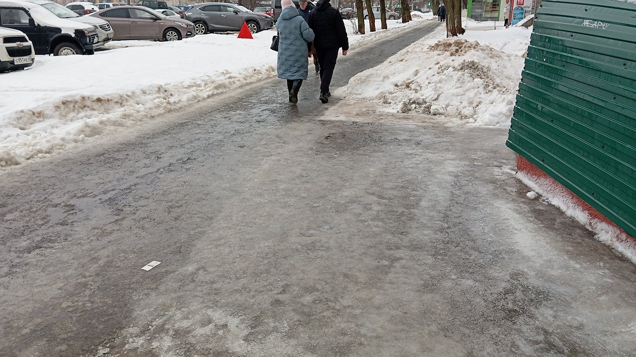 Главная картинка новости: В Кировской области подготовили 170 тысяч тонн реагентов для борьбы с гололедицей