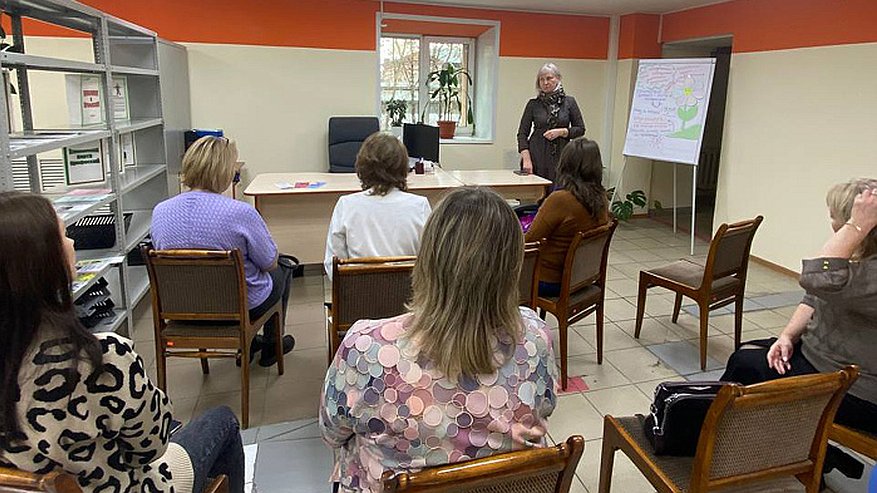 Главная картинка новости: В Кировской области 286 женщин прошли профобучение при поддержке службы занятости