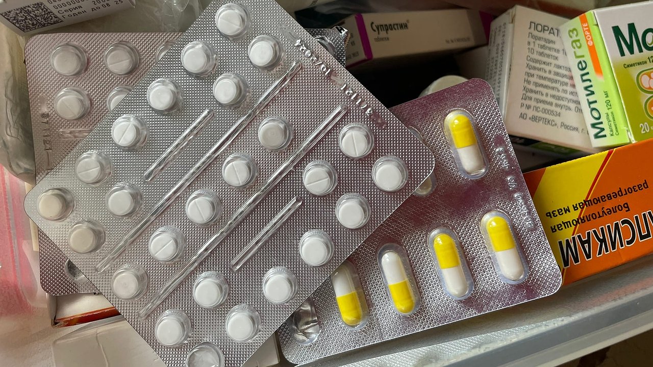 Главная картинка новости: Для кировчан организованы прямые телефонные линии по льготным лекарствам