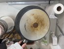 Два пакетика заливаю кипятком, и сковорода снова как новая: от жира и нагара не остается и следа