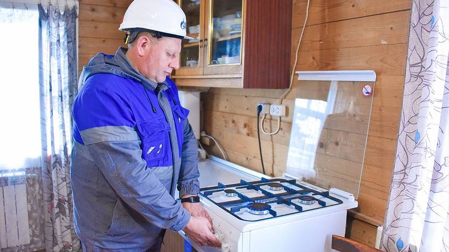 Главная картинка новости: Кировские газовики напоминают о необходимости заключения договоров на техобслуживание газового оборудования