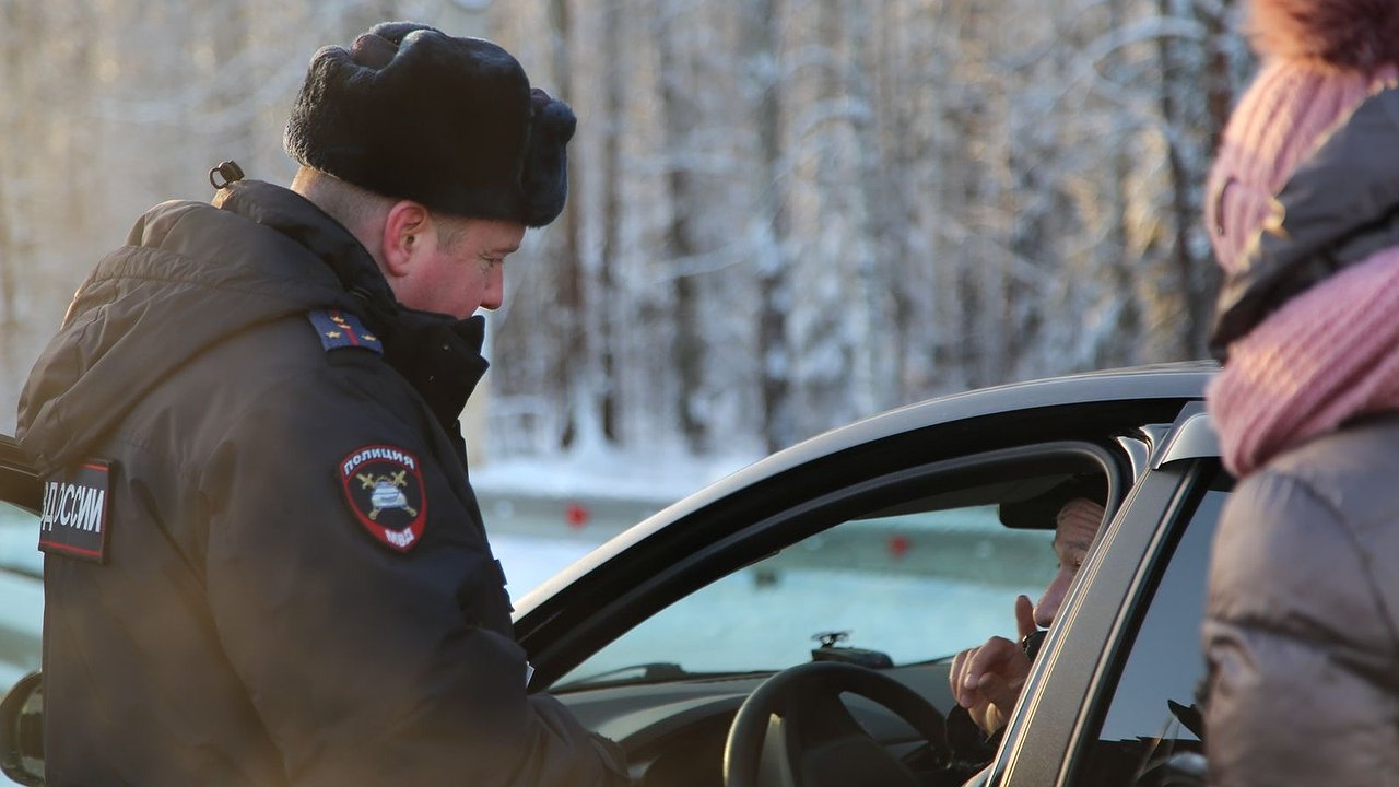 Главная картинка новости: Инспектор ДПС просит вас дунуть в трубочку: что нужно знать, прежде чем согласиться – даже если вы трезвый