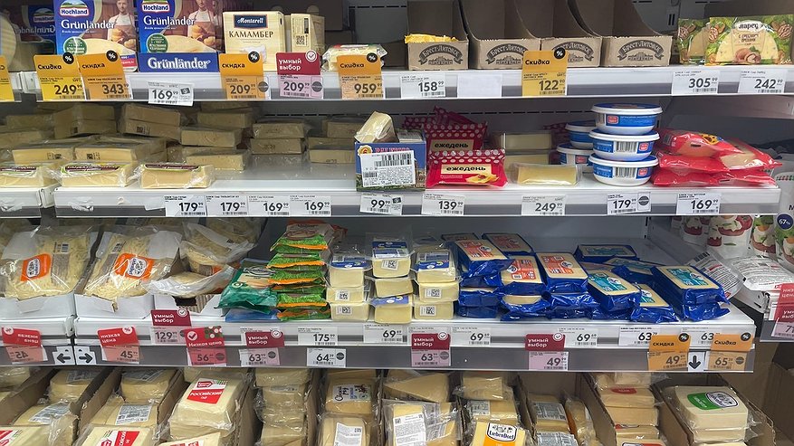 Главная картинка новости: "Едите это каждый день — а зря": Росконтроль назвал марки сыров, опасные для здоровья