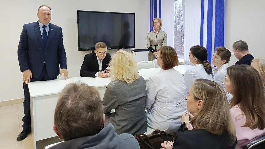 Главная картинка новости: В двух больницах Кирова назначили новых руководителей