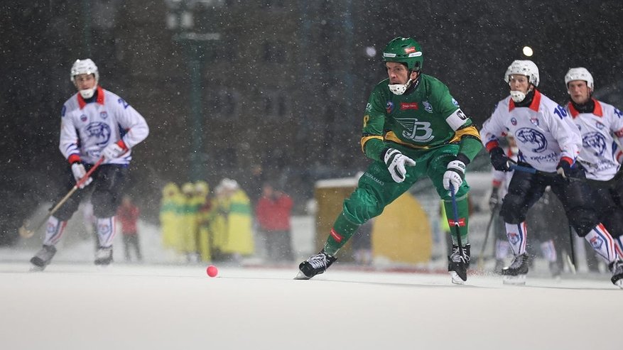 Главная картинка новости: Кировская «Родина» стартовала в чемпионате России по хоккею с мячом с поражения