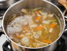 Куриный бульон будет прозрачнее слезы: вот что добавляю в кастрюлю при варке — ароматный и вкусный суп гарантирован