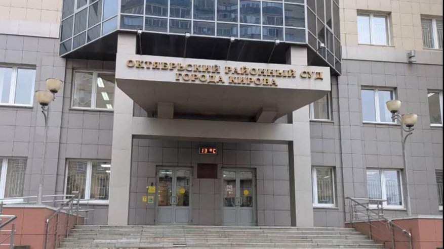 Главная картинка новости: Юриста Антона Долгих признали виновным, но отпустили прямо в зале суда