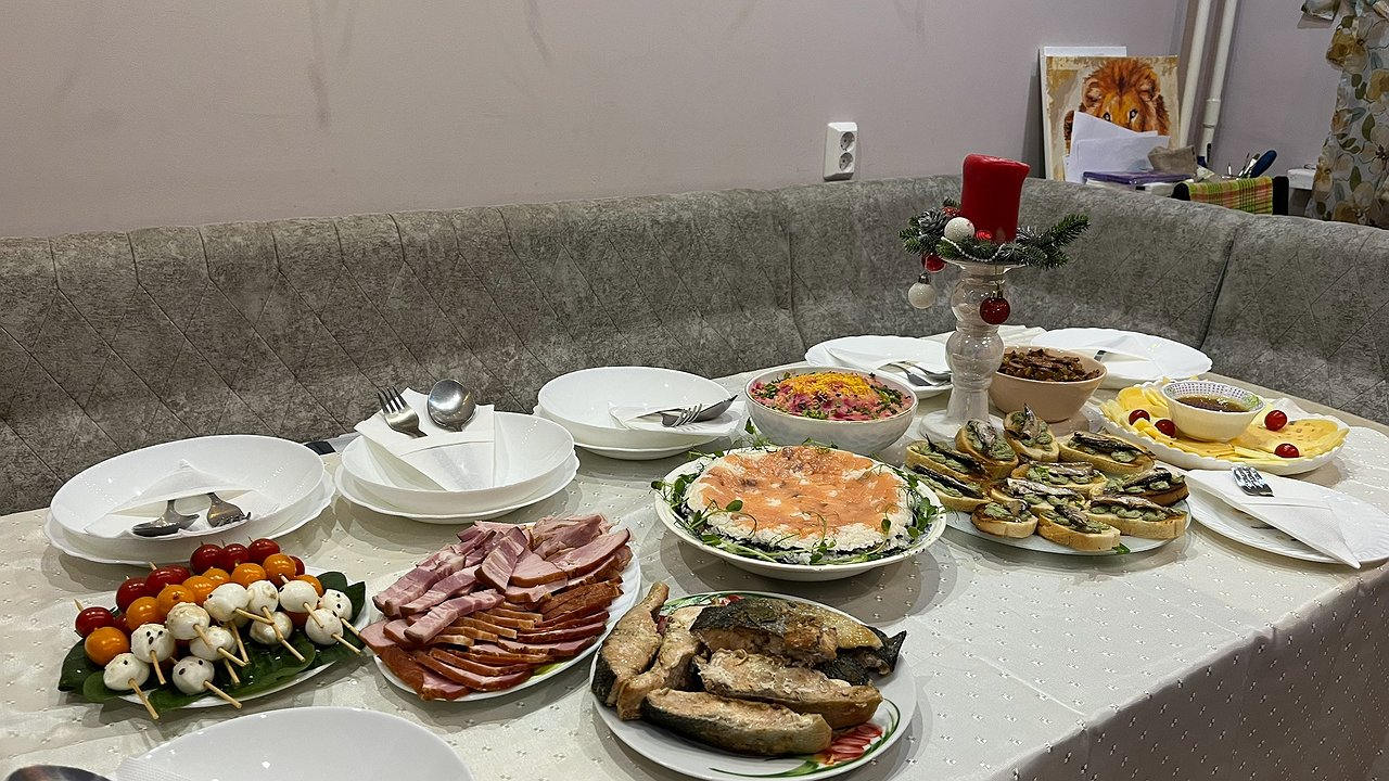 Главная картинка новости: В Роскачестве назвали продукты, которые к Новому году можно купить в ноябре - качество на высоте и деньги в сохранности