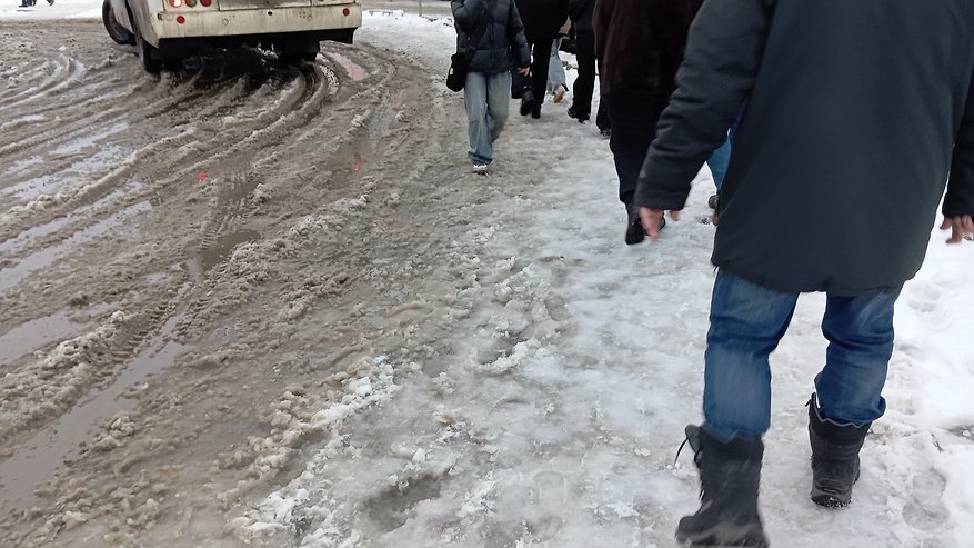 Главная картинка новости: Продавец на рынке подсказал что сделать, чтобы ноги не мёрзли даже в сильный мороз - начал тестить с первым снегом и делюсь результатом