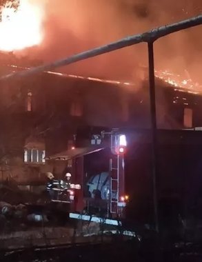 В Орлове загорелся многоквартирный дом: есть пострадавший