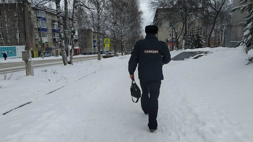 Главная картинка новости: В Котельниче задержан юноша, который сначала ограбил пенсионерку на 10 тысяч, а потом вернулся за продуктами