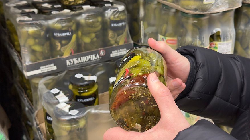 Главная картинка новости: К оливье без сюрпризов: только эти 6 марок маринованных огурцов Роскачество признало лучшими - берите по  5 банок