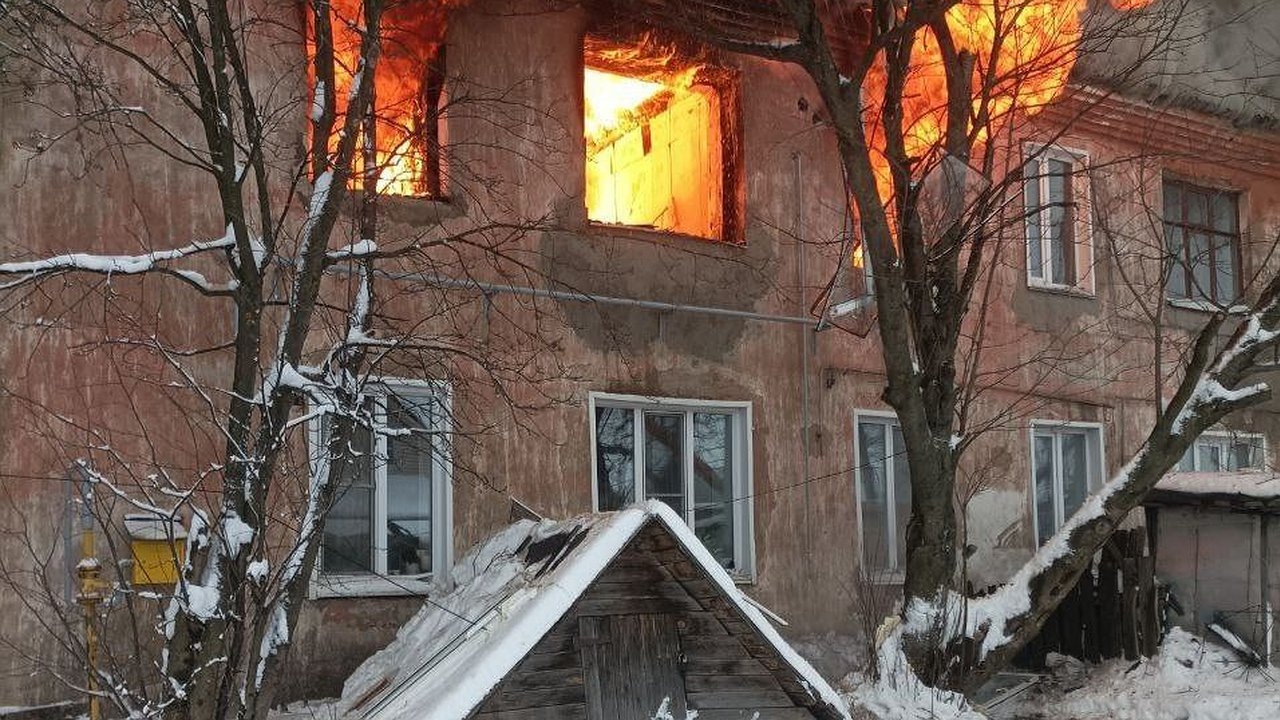 Главная картинка новости: Стала известна причина пожара в жилом доме в Слободском
