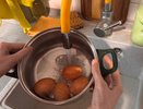 Никогда не кладите вареные яйца в холодную воду: узнала лайфхак от соседки и сейчас тоже так делаю