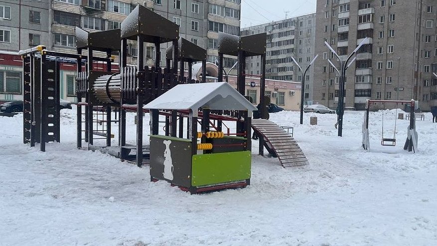 Главная картинка новости: В Кирове досрочно приняли новый сквер на улице Риммы Юровской