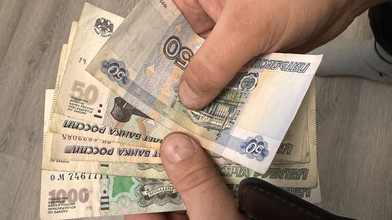 Главная картинка новости: В Кировской области 35-летний мужчина задолжал на содержание дочери почти 400 тысяч рублей