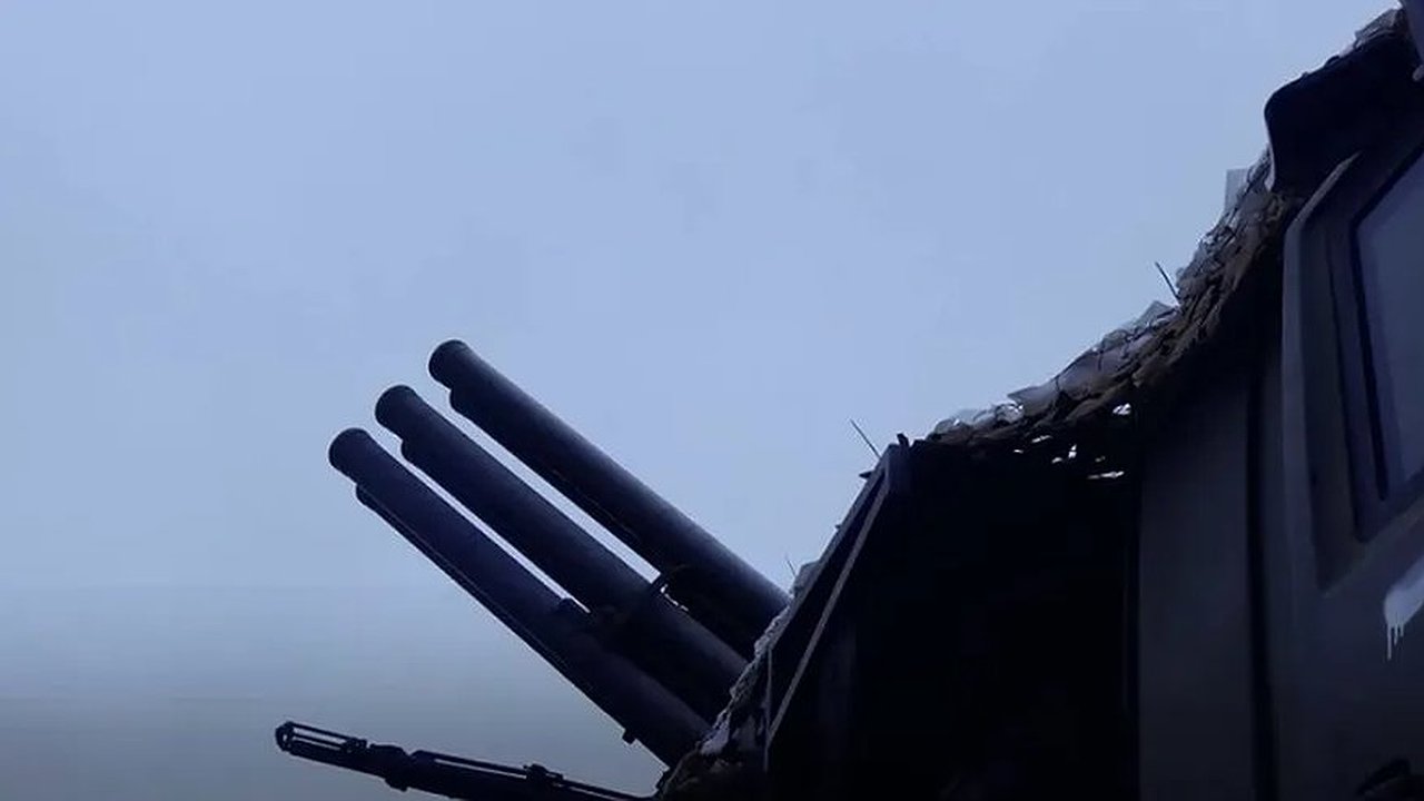 Главная картинка новости: В Минобороны сообщили о 29 вражеских дронах, которые удалось сбить над регионами России в ночь на 23 декабря