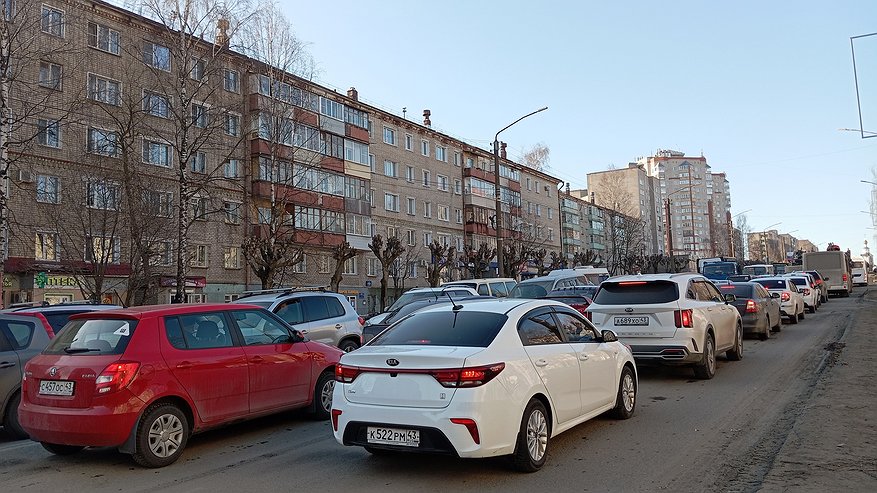 Главная картинка новости: Сравнил расход топлива при 90, 110 и 140 км/ч: рассказываю, на какой скорости можно экономить бензин