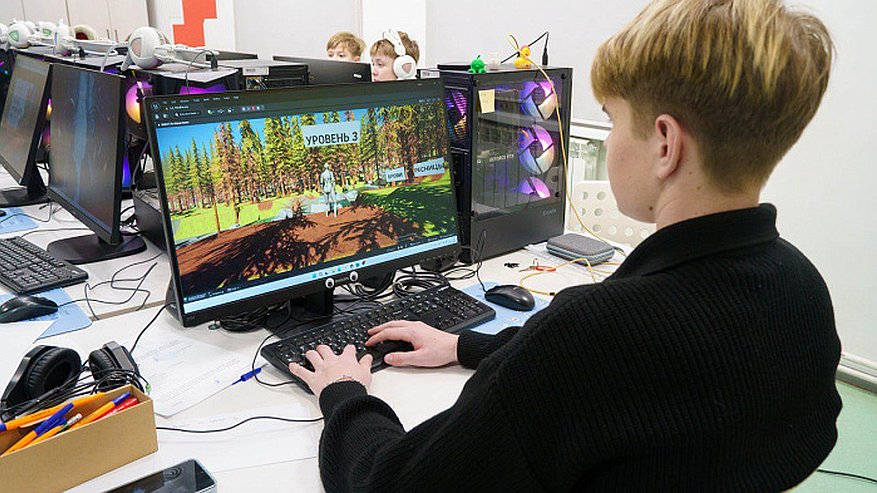 Главная картинка новости: Кировские школьники заняли все призовые места на чемпионате по разработке компьютерных игр