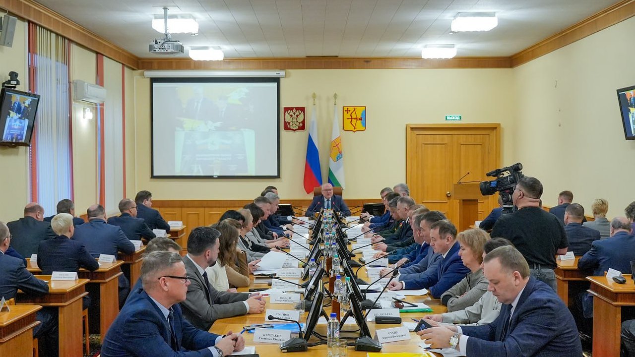 Главная картинка новости: Губернатор Соколов призвал чиновников отказаться от отписок жителям и вступить в диалог